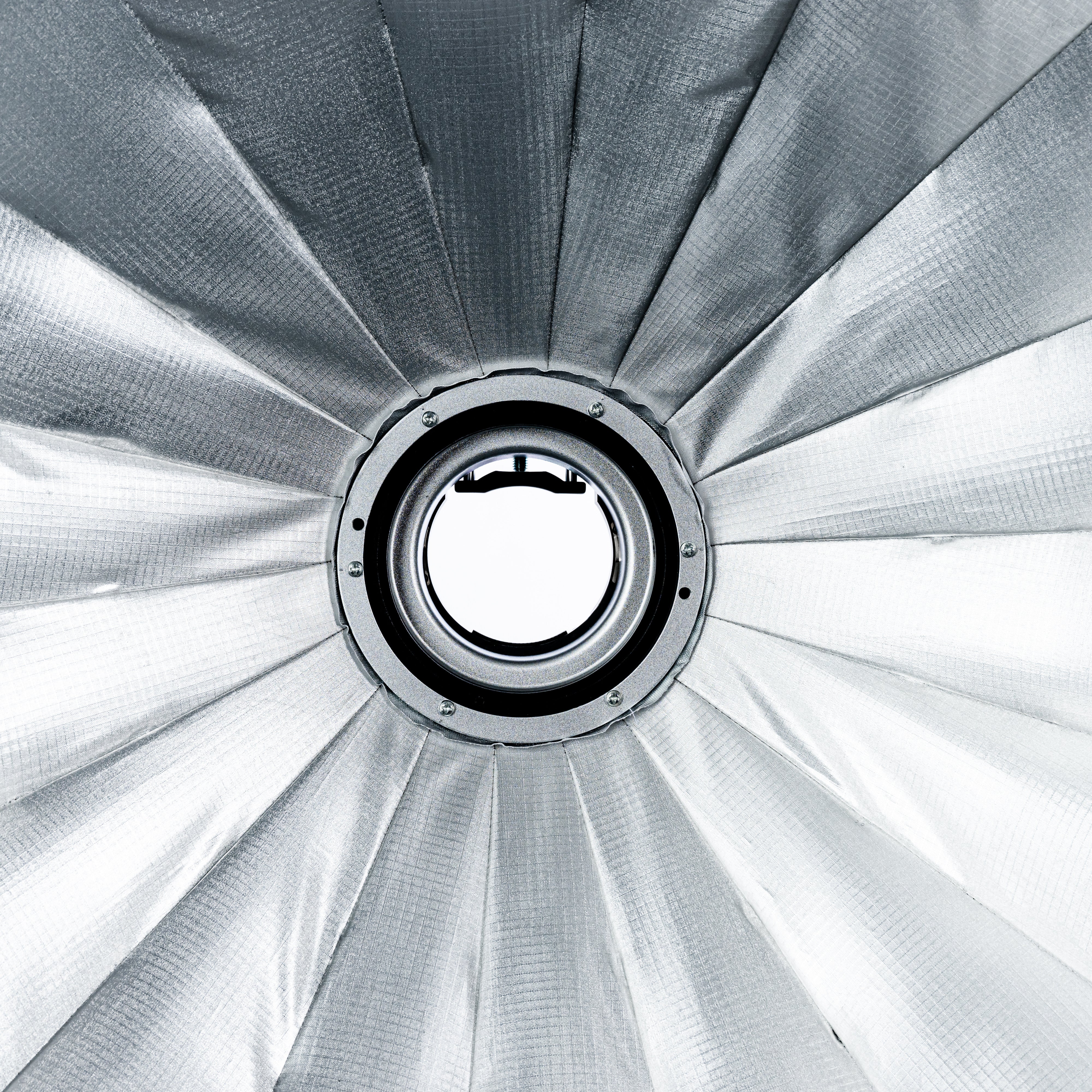 QPB-36 Softbox with Focusing System - Image 26